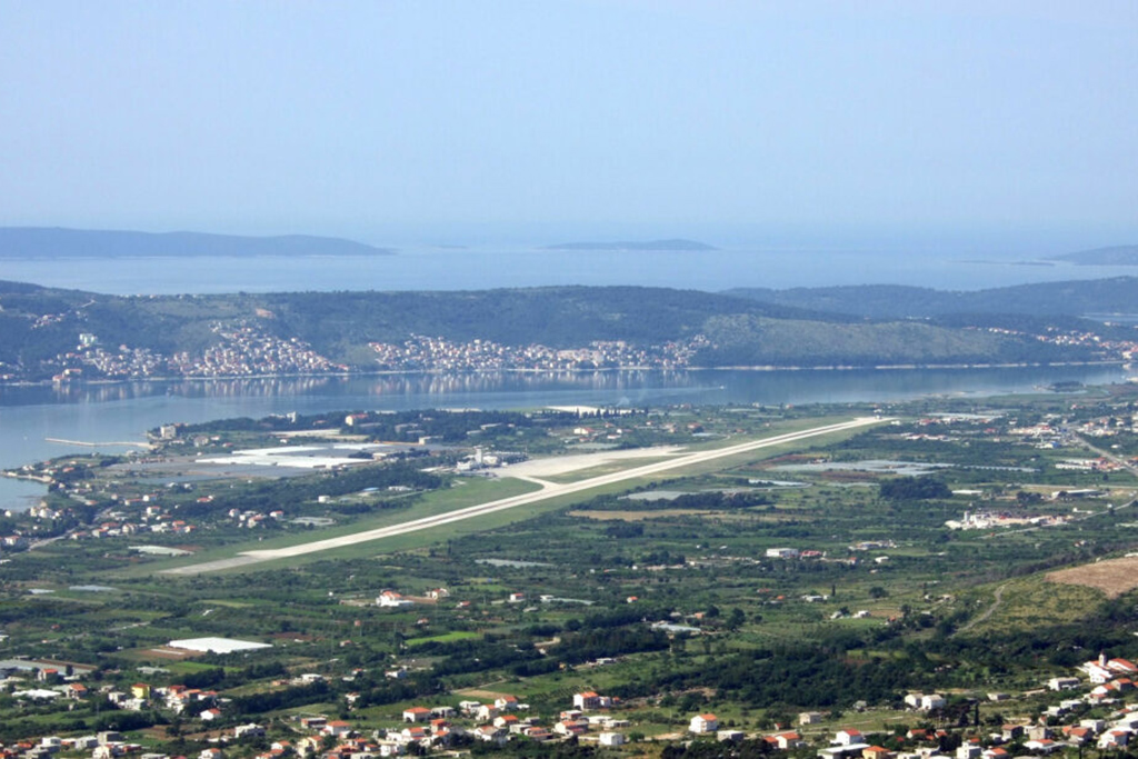 Split Airport
